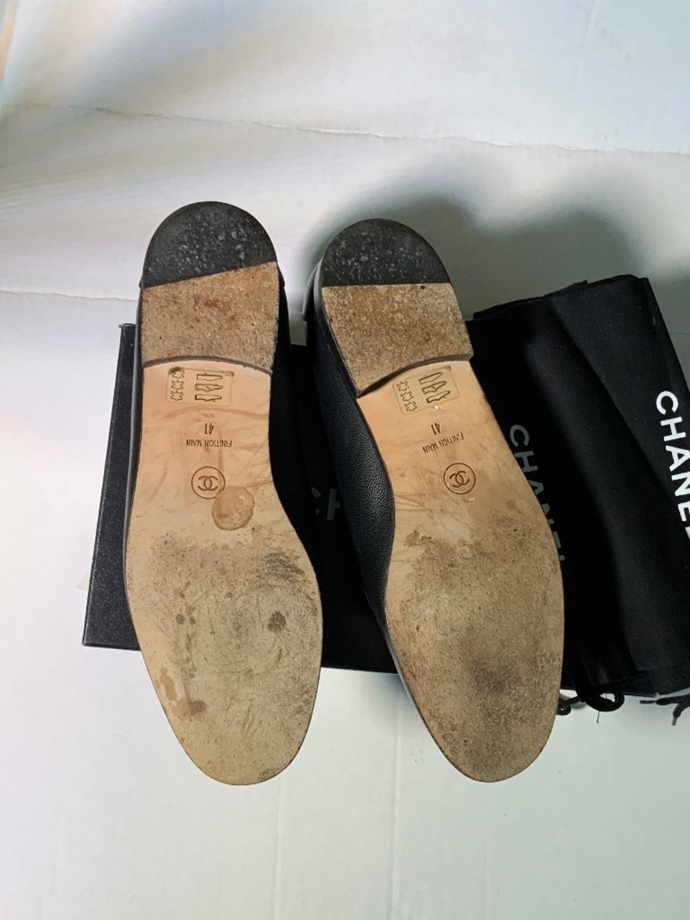 CHANEL LOGO BLACK LEATHER LOAFERS - Picture 5 of 8